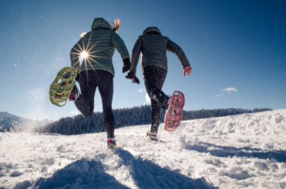 Splitboarding VS Snowshoeing: Which Is Best ?