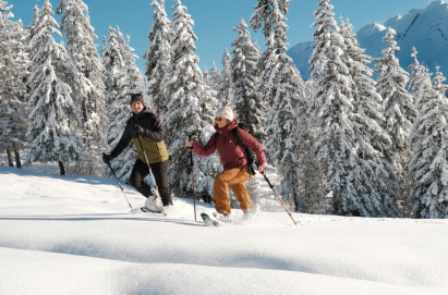 Le kiff ultime de faire ses traces en raquettes dans la neige fraiche