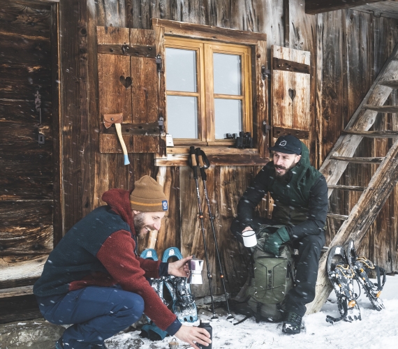 COMMENT S’HABILLER POUR PRATIQUER LA RAQUETTE A NEIGE ?