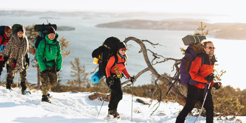 Practical Advice for Snowshoeing with Poles Across Different Scenarios