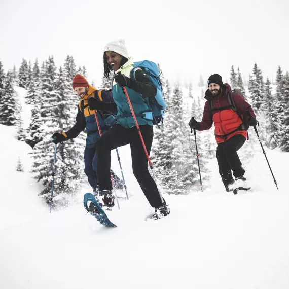 COMMENT S’HABILLER POUR PRATIQUER LA RAQUETTE A NEIGE ?