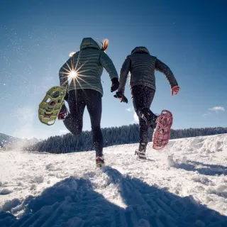SMART, a snowshoe with unparalleled ease of use: with just one click, you're ready to go